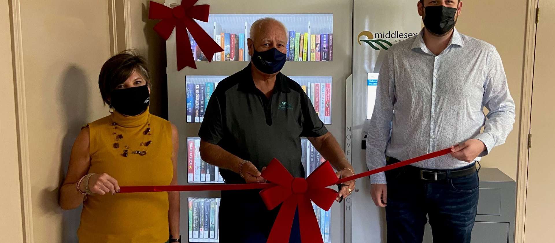 Picture of Library Kiosk ribbon cutting